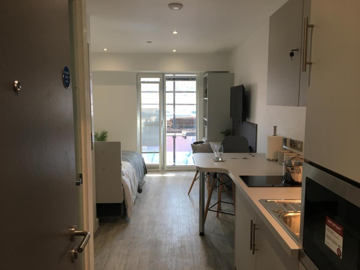 Modern Studios, Newcastle Under Lyme - Sk Esterno foto