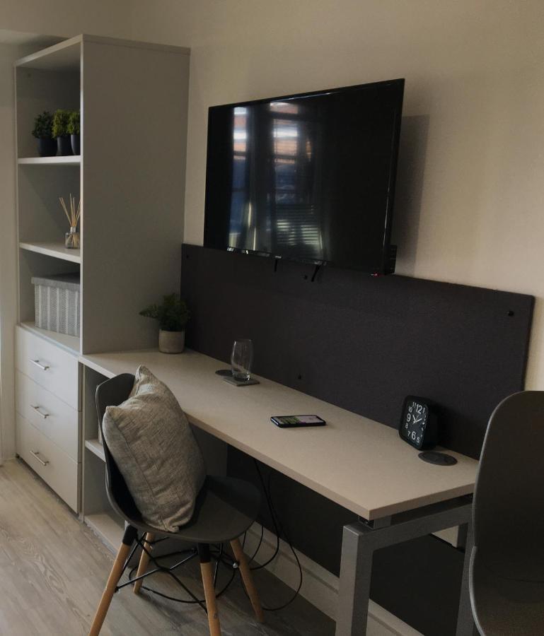 Modern Studios, Newcastle Under Lyme - Sk Esterno foto